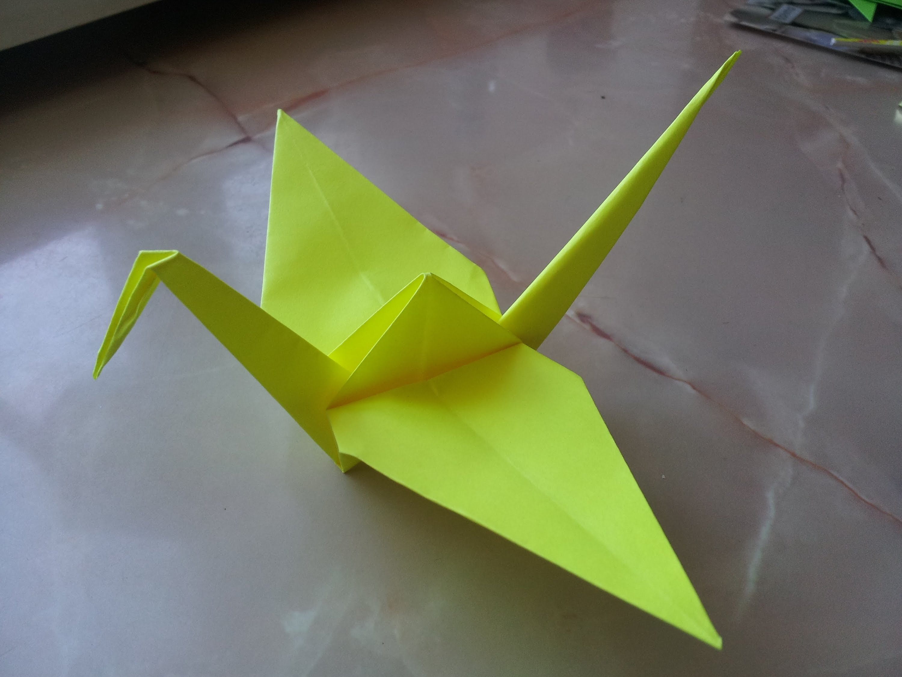 Оригами журавлик простой способ. Оригами. Оригами из бумаги. Поделка Журавлик из бумаги. Оригами картинки.