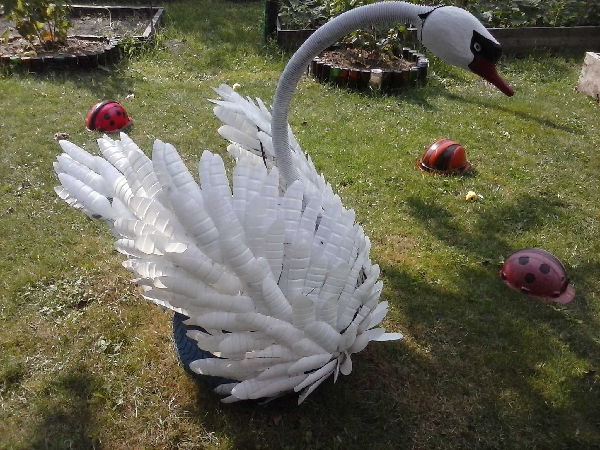 Лебедь своими руками для сада (44 фото)