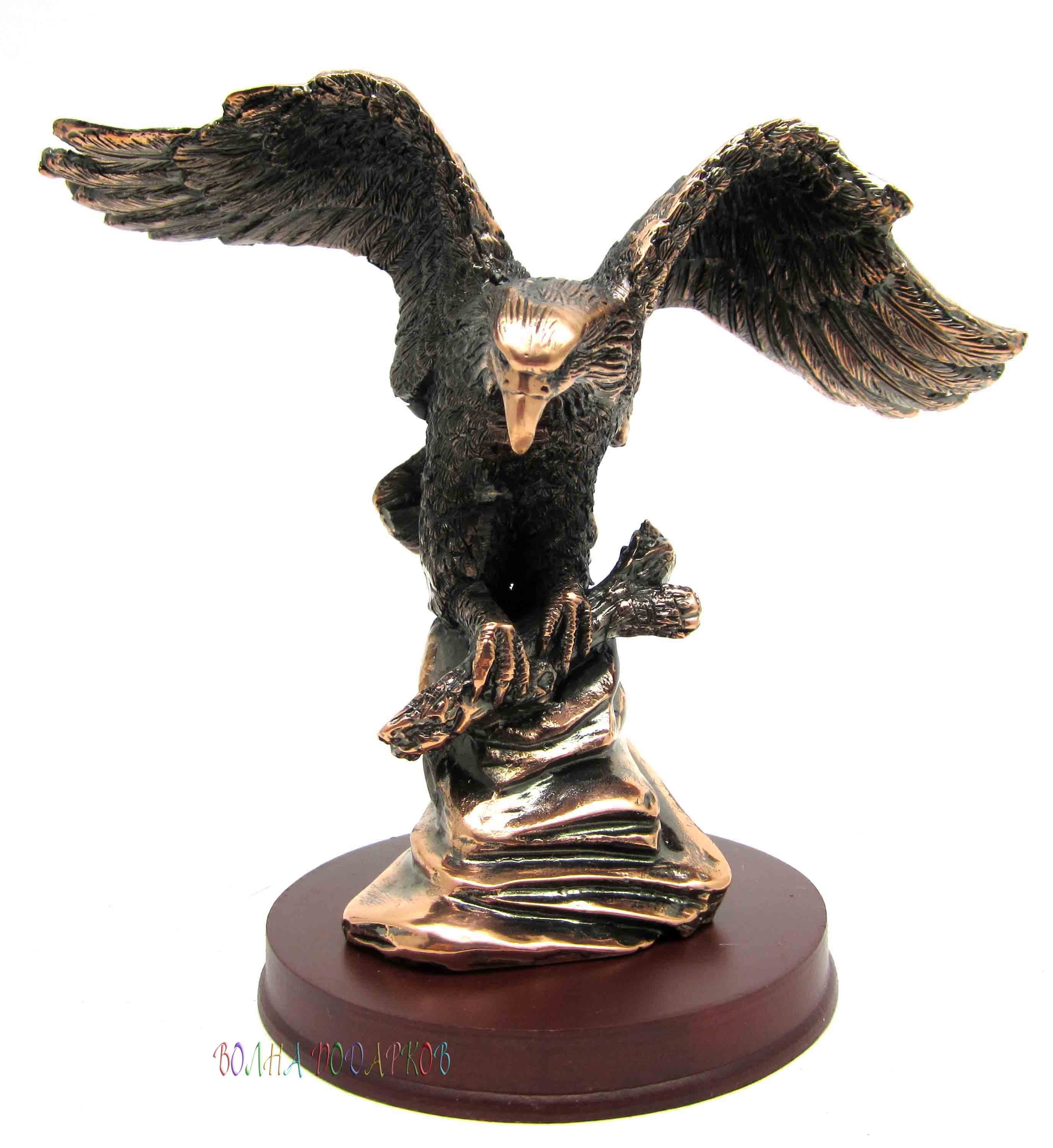 Цена фигурок. Статуэтка Орел. Сувенирная статуэтка Орел. Фигурка орла из дерева. Фигурка Орел.