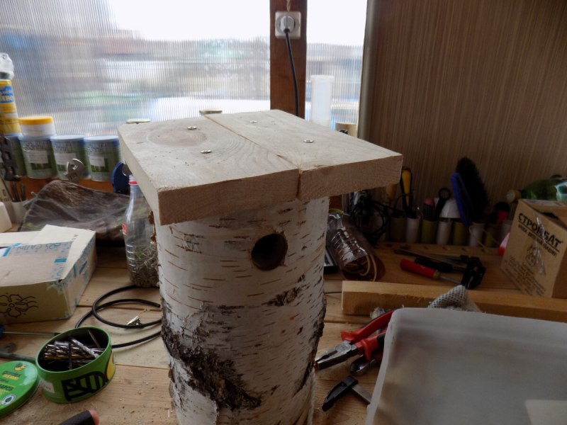 Скворечник из полена