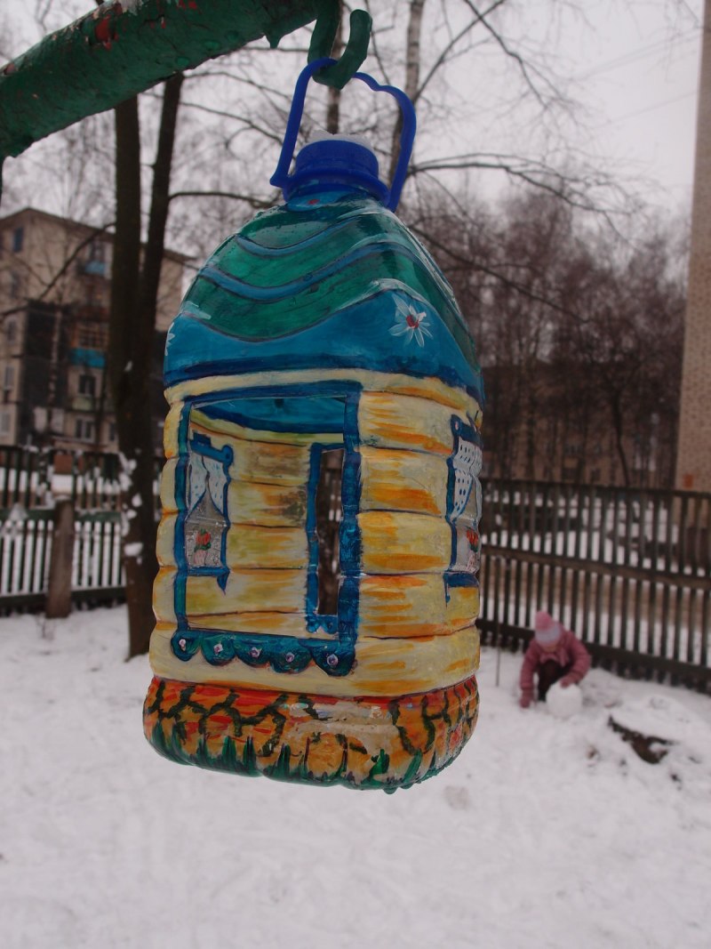 Кормушка из бутылки