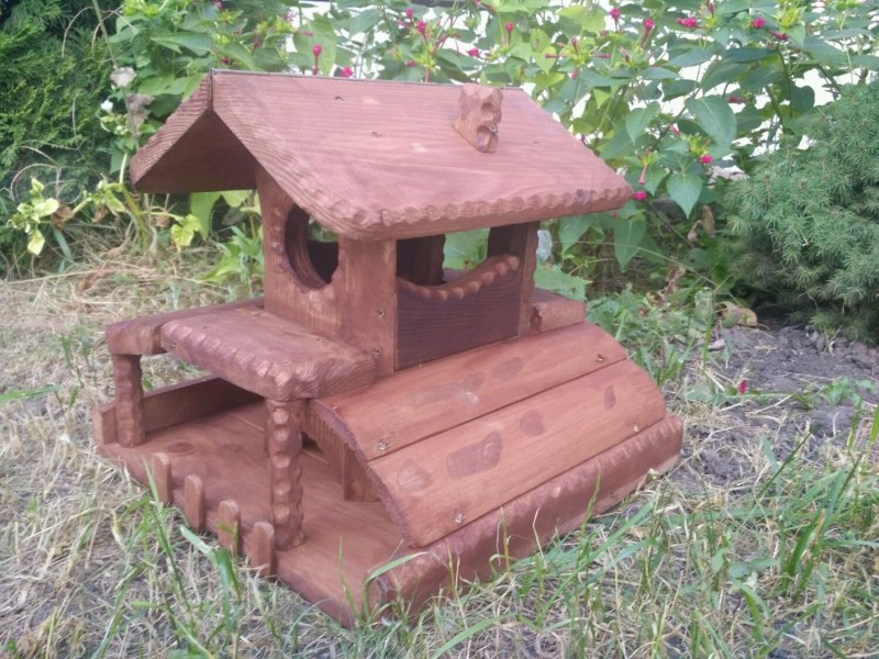 Красим кормушку для птиц