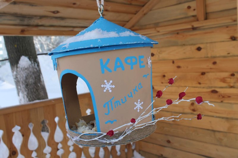 Кормушка в детский сад