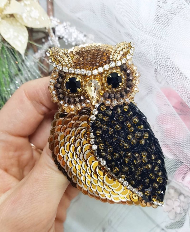 Сова из шишки и пластилина