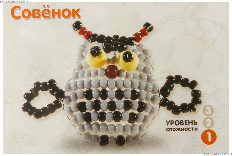 Брошь из бисера белая