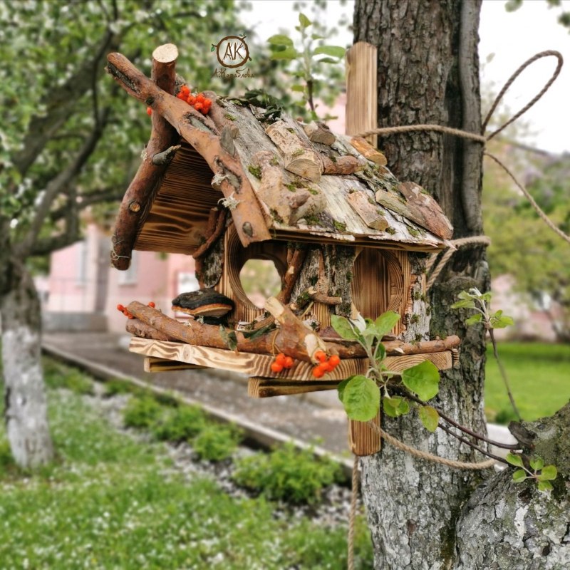 Кормушка для птиц из дерева