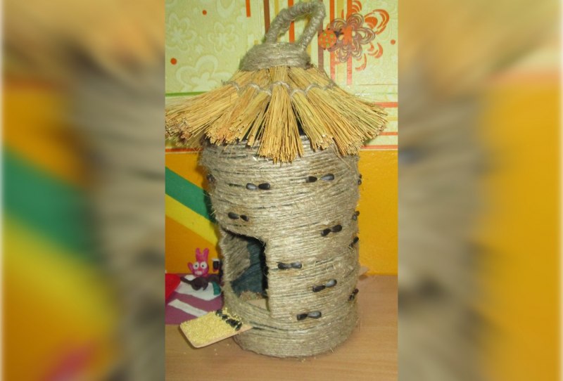Кормушка для птиц из бутылки