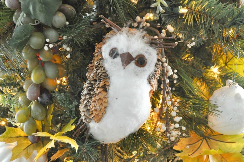 Корзинка из шишек