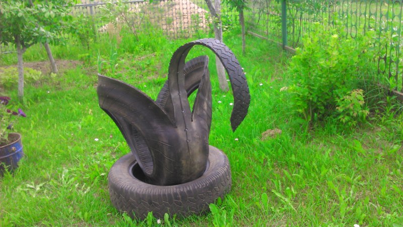 Лебедь из автопокрышки