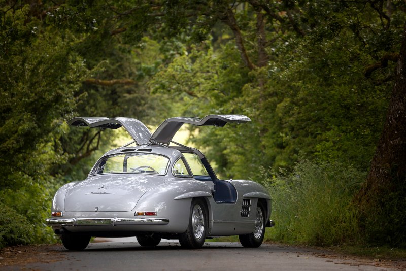 Mercedes 300sl сзади