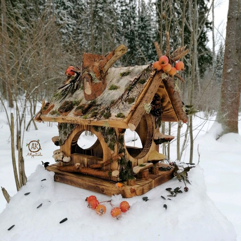 Кормушка для птиц из дерева
