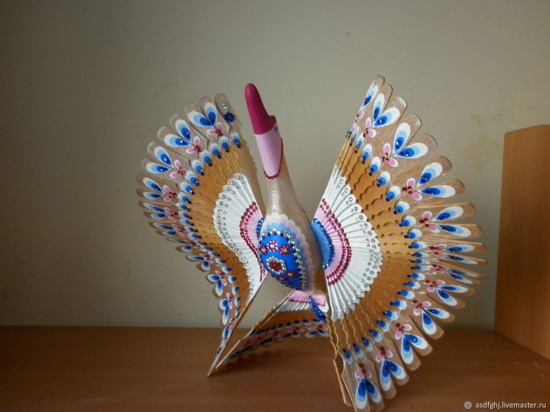 Щепная птица из дерева