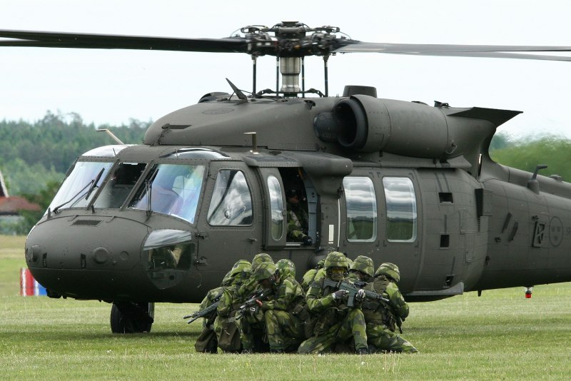 Военный вертолет uh60