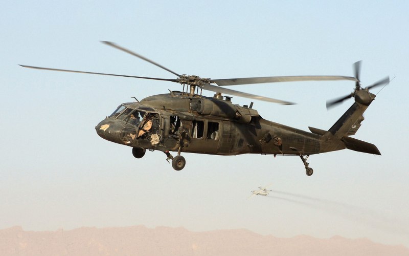 Вертолёт uh-60 Black Hawk