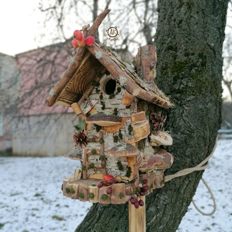 Кормушка из веток