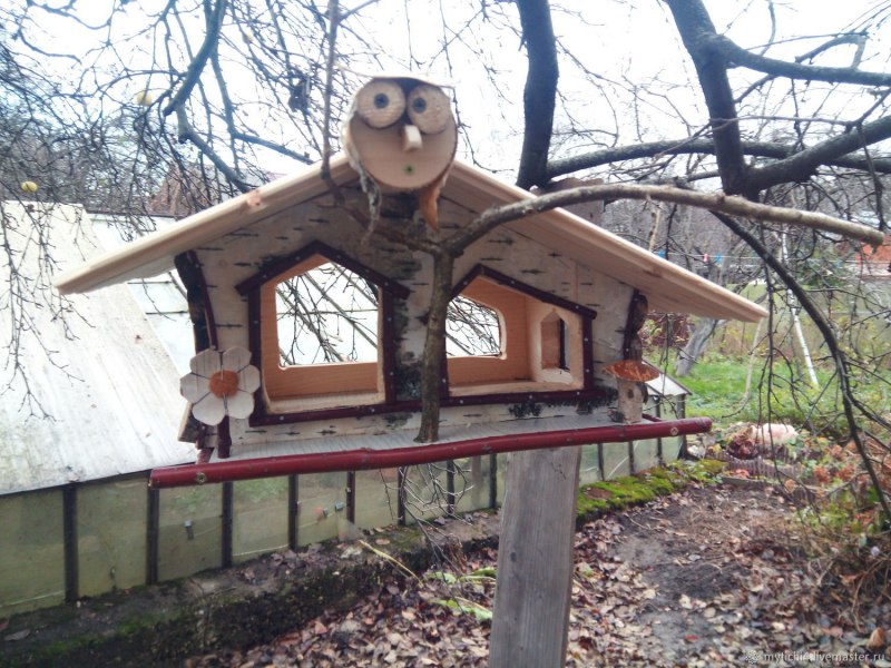 Кормушка для птиц сруб