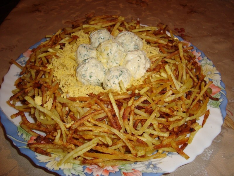 Салат глухариное гнездо