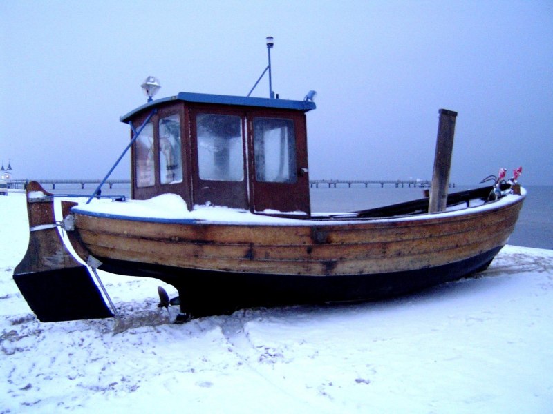 Старый рыбацкий катер