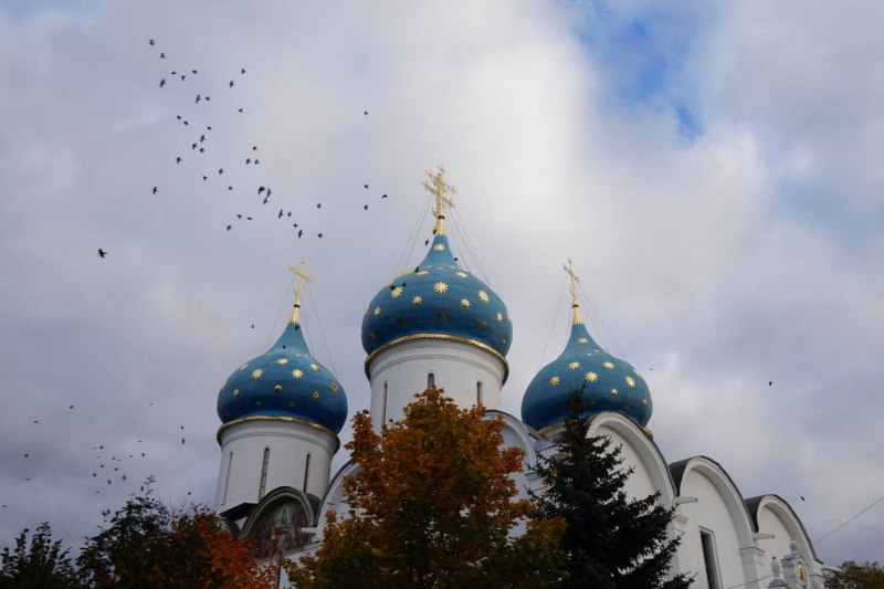 Журавли над Церковью