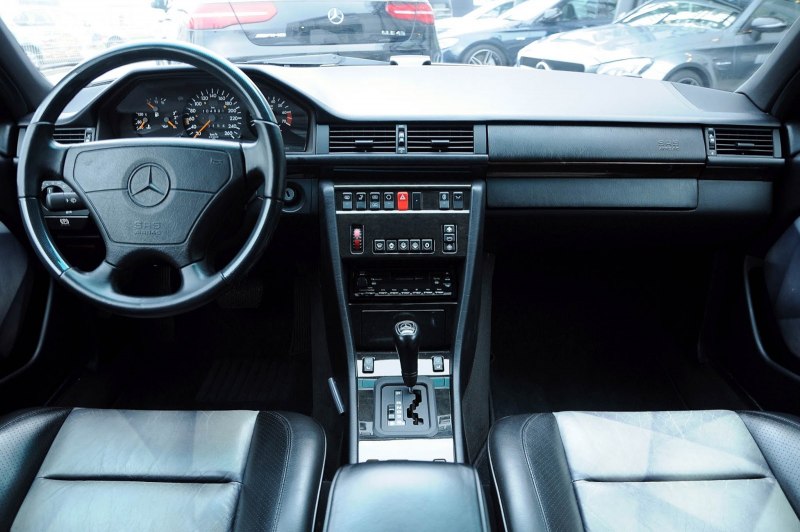 Mercedes-Benz w124 230e салон