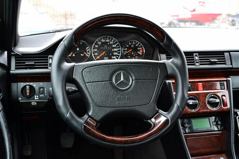 Mercedes-Benz w124 салон