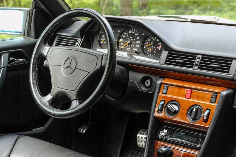Mercedes Benz 124 салон