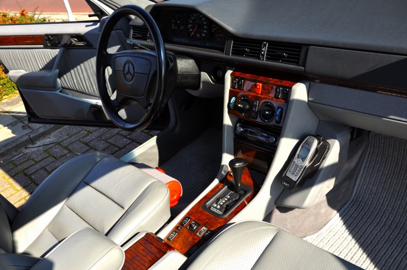 Mercedes-Benz 500 e салон