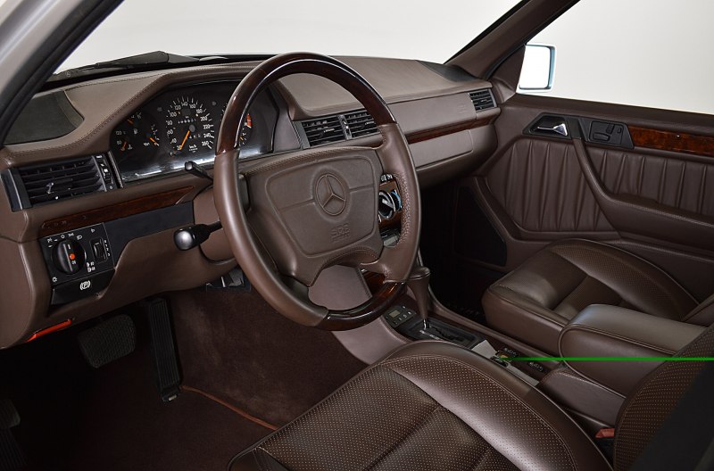 Mercedes Benz w124 e500 салон