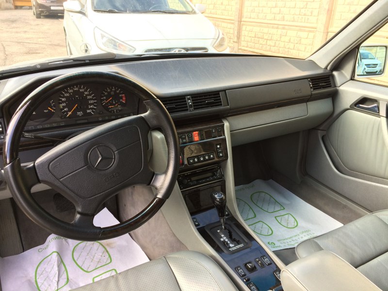 Mercedes w124 e320 салон