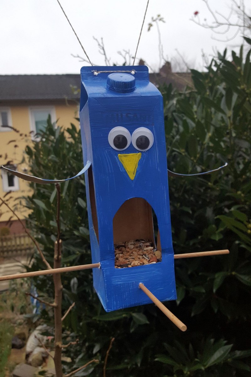 Кормушки для птиц из коробок