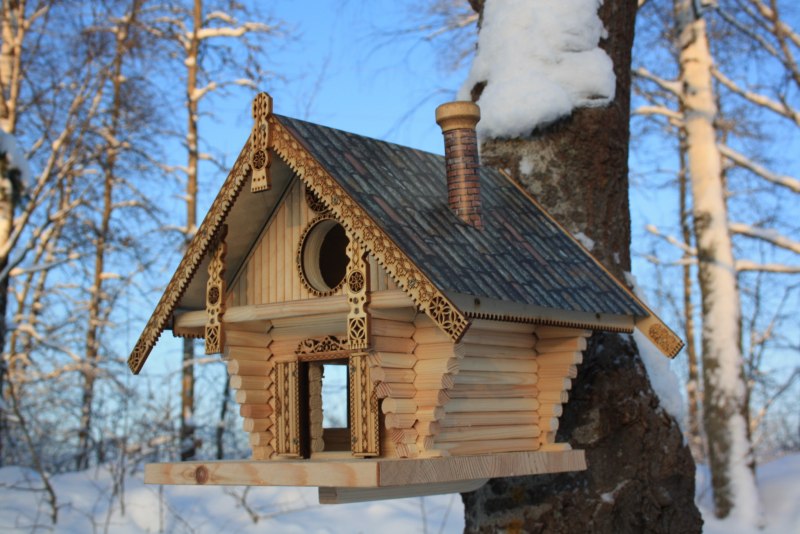 Резная кормушка для птиц