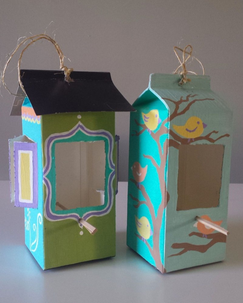 Скворечник из коробки молока