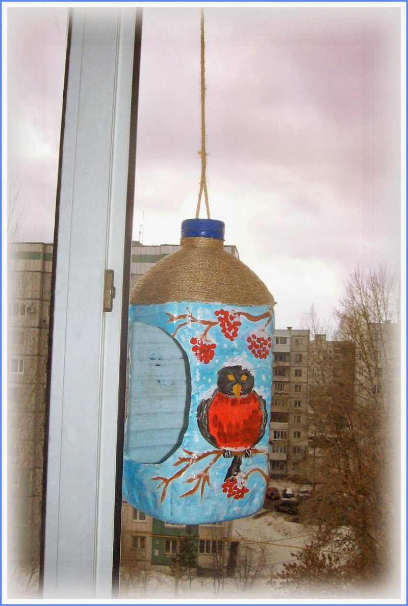 Кормушка для птиц из бутылки