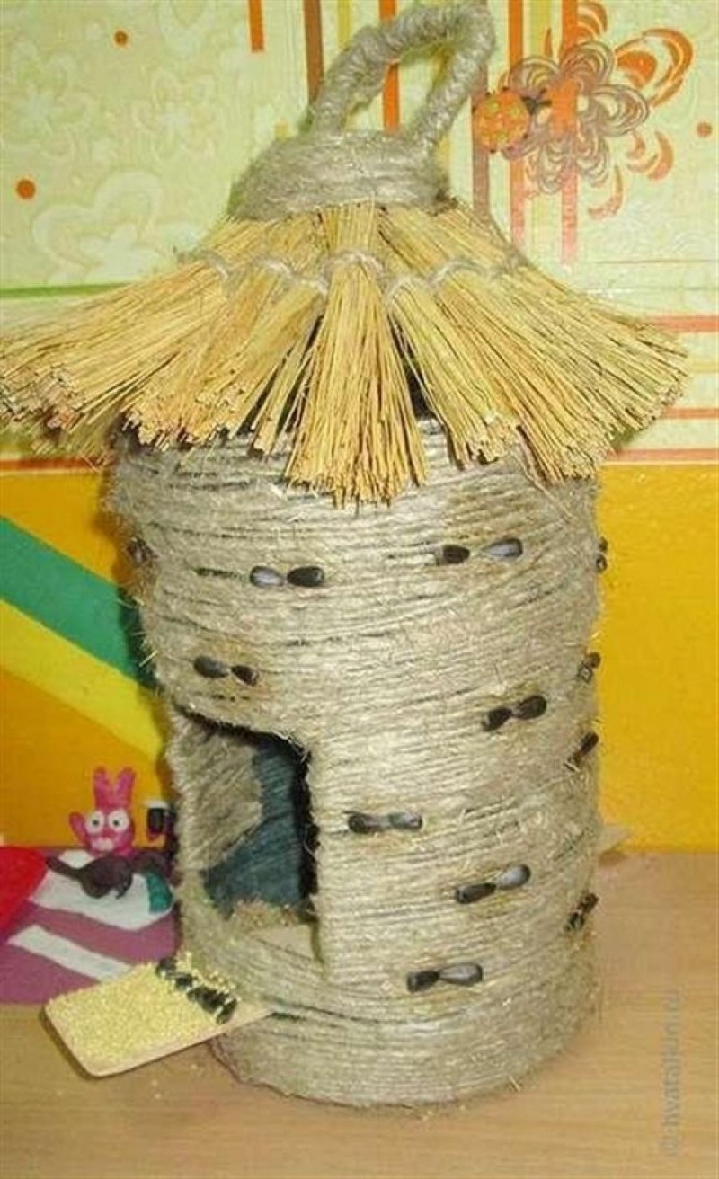 Кормушка для птиц из пластиковой бутылки
