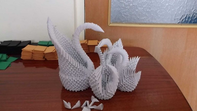 Лебедь из папье маше