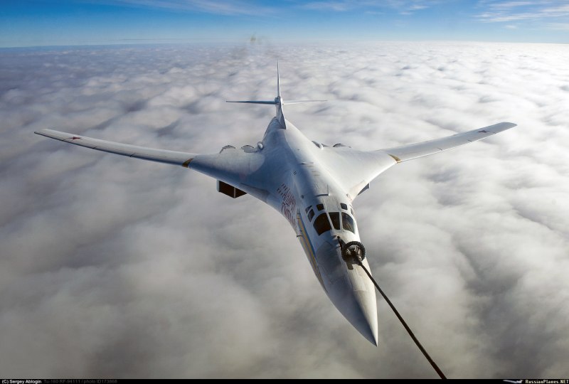 Стратегический ракетоносец-бомбардировщик ту-160