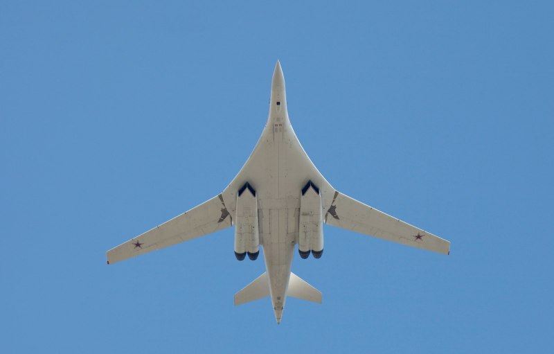 Стратегический бомбардировщик ту-160