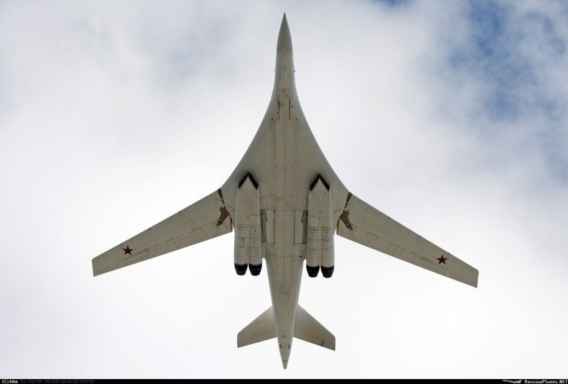 Самолёт бомбардировщик ту 160
