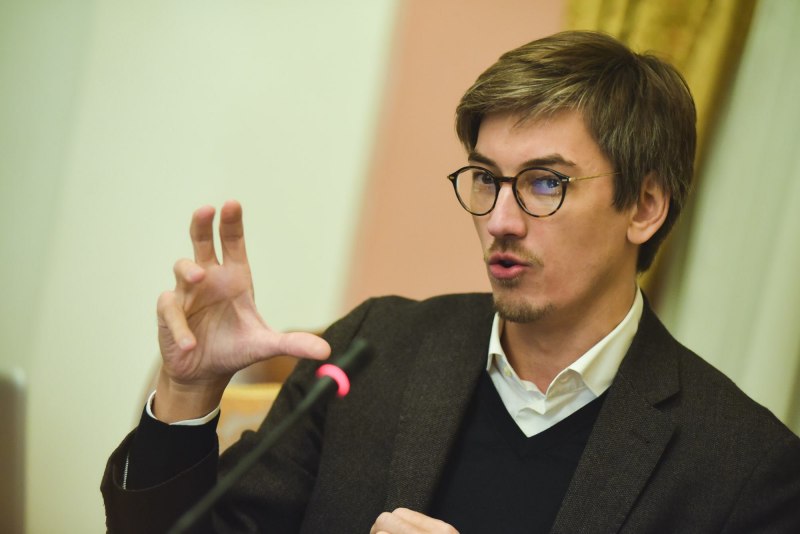 Певчий Дрозд самец