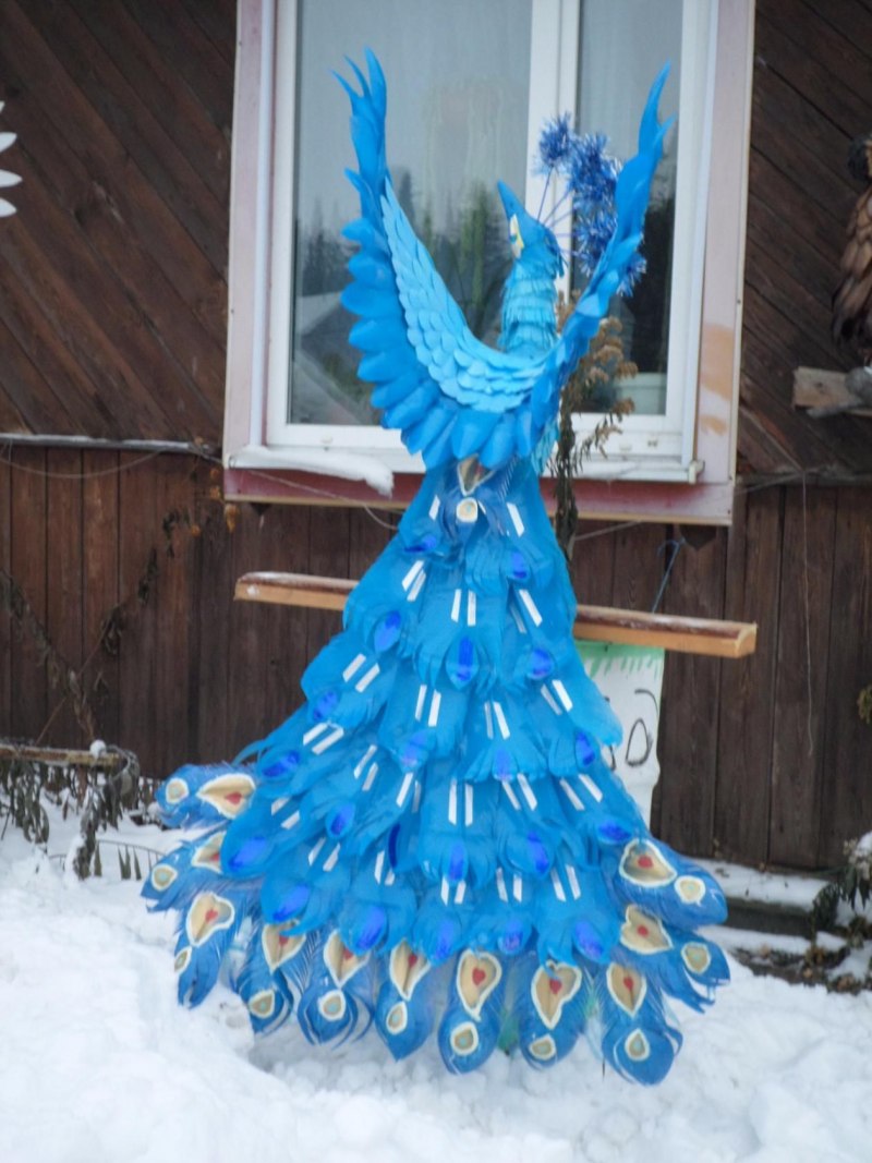 Жар птица из пластиковых