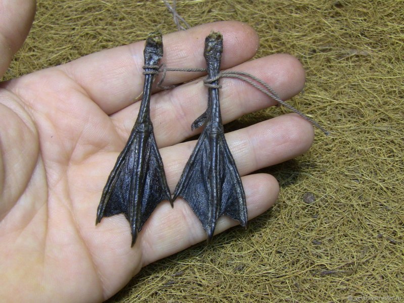 Украшения из лап птиц