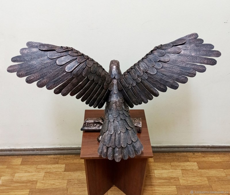 Скульптура орла в Орле