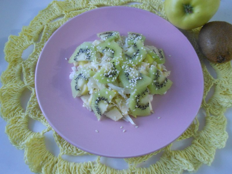Салат с киви
