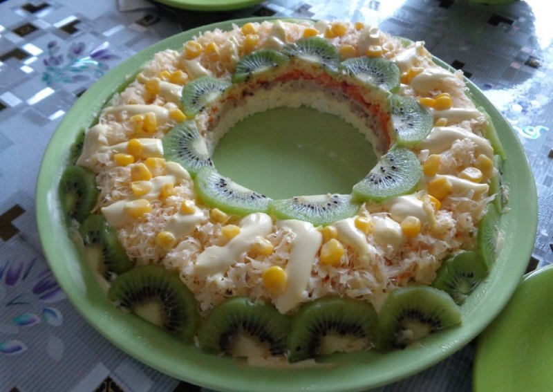 Салат с киви