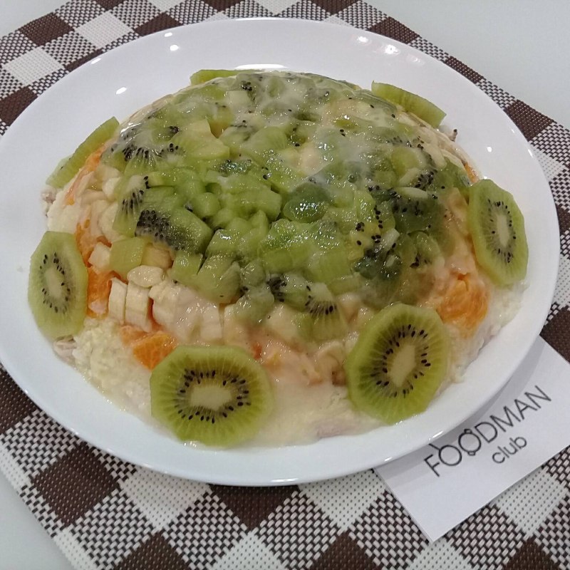 Салат с ананасом и киви