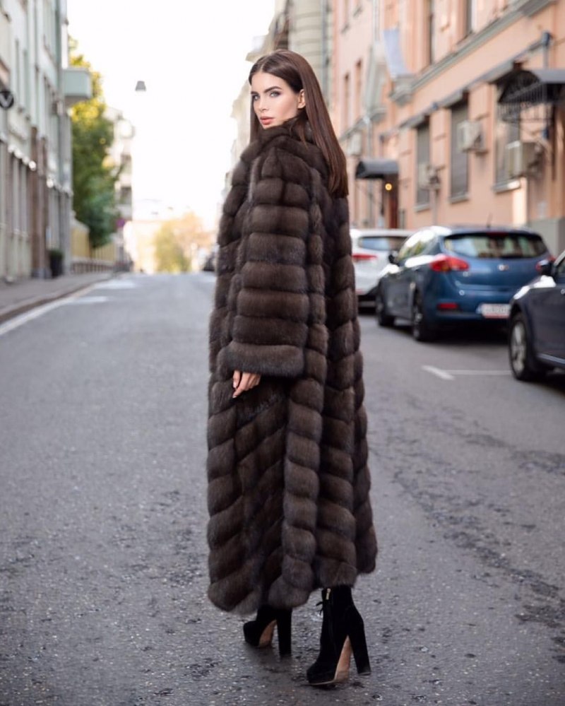 Роскошная шуба из баргузинского соболя