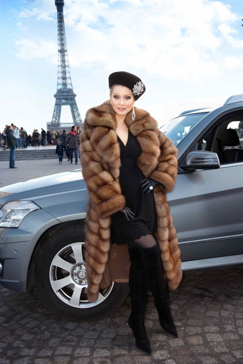 Лена Ленина в шубе