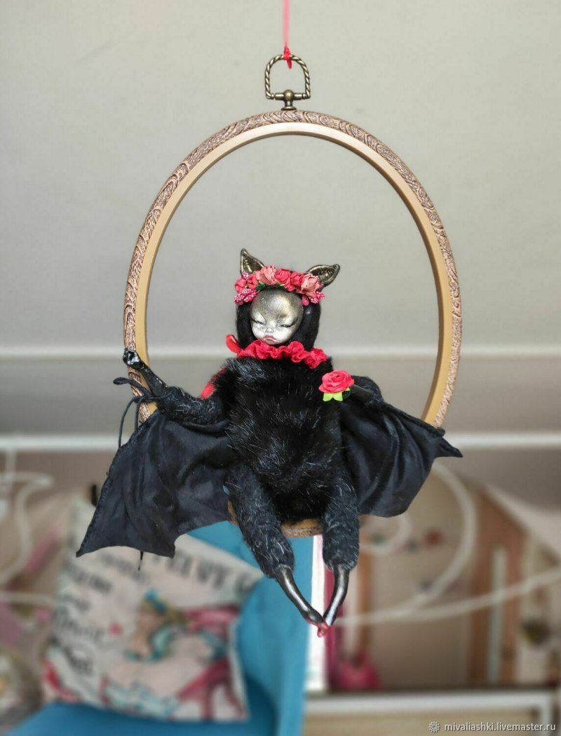 Кейтлин Хэкетт летучие мыши