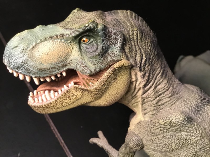 Детеныш КАРНОЗАВРА