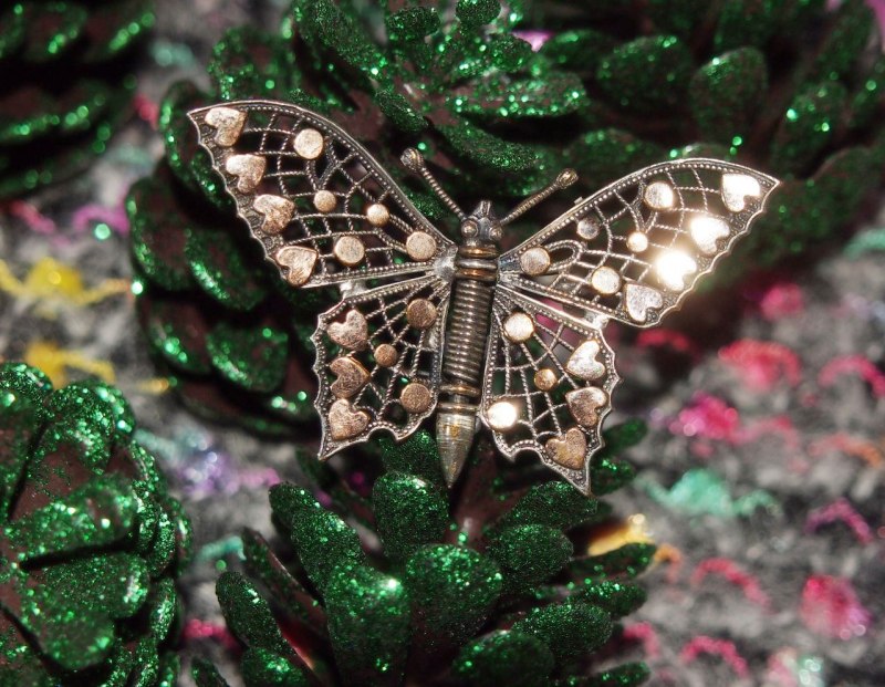 Антикварная брошь бабочка Монограмма